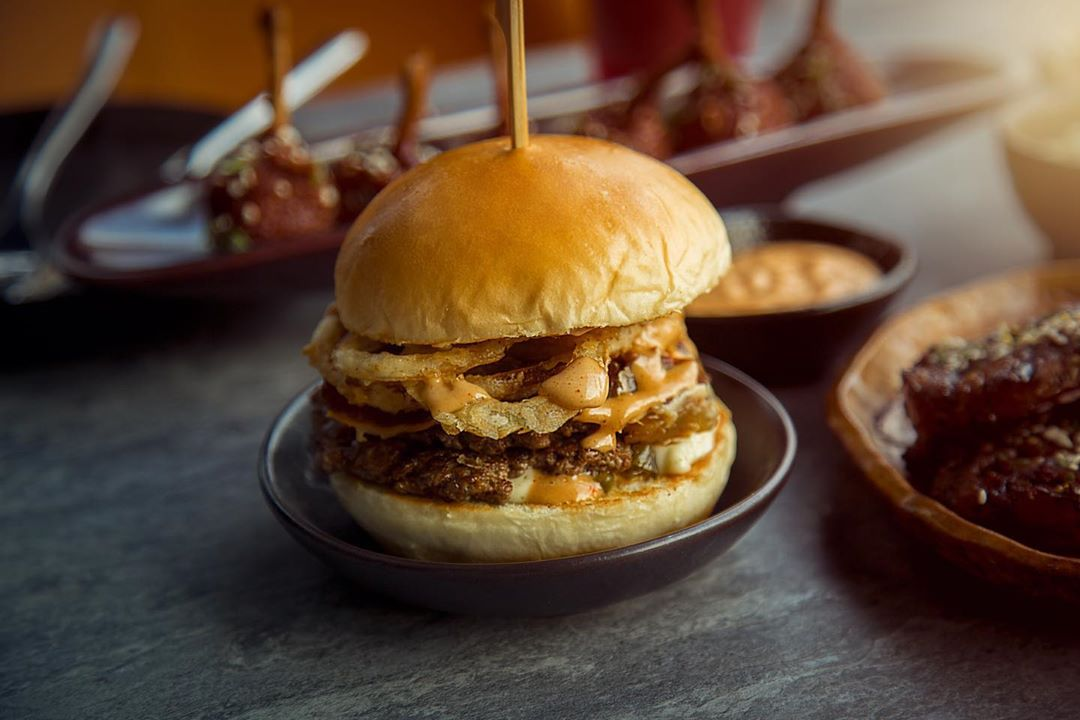 مطعم ريجل برجر regal burger الخبر ( الأسعار + المنيو + الموقع ) - مطاعم و كافيهات الشرقية