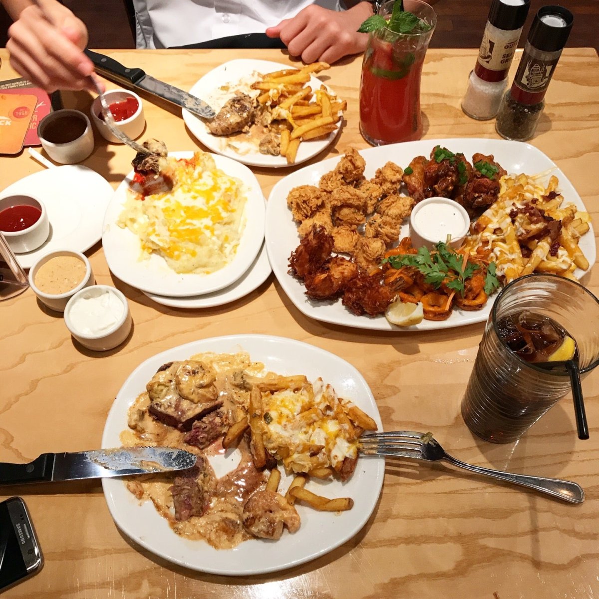 مطعم اوت باك Outback الجبيل ( الاسعار + المنيو + الموقع ) - مطاعم و كافيهات الشرقية