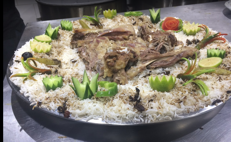 مطعم الصقر الذهبي