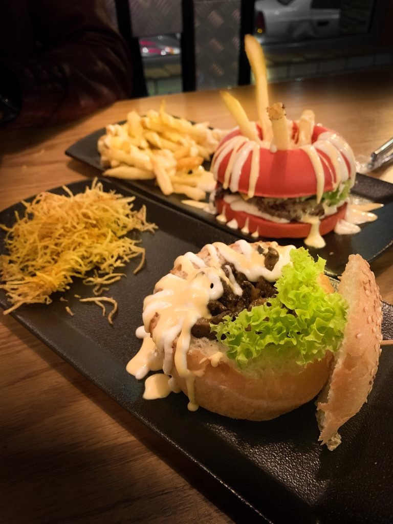 مطعم باناش لايف جريل