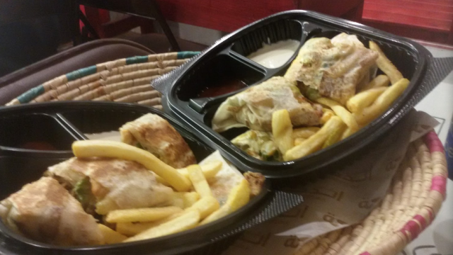 مطعم شاورما الدكة الاحساء ( الاسعار + المنيو + الموقع )